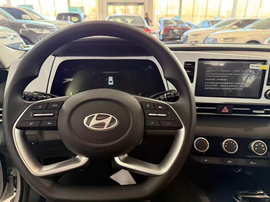 Hyundai Elantra 2025 car image #10