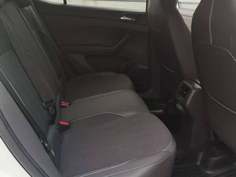 Volkswagen T-Cross 2021 #10 Volkswagen T-Cross 2021 car image #10