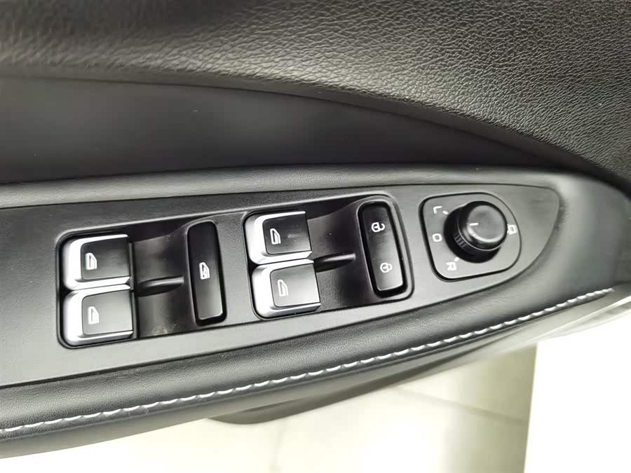 GEELY Emgrand 2015 car image #10