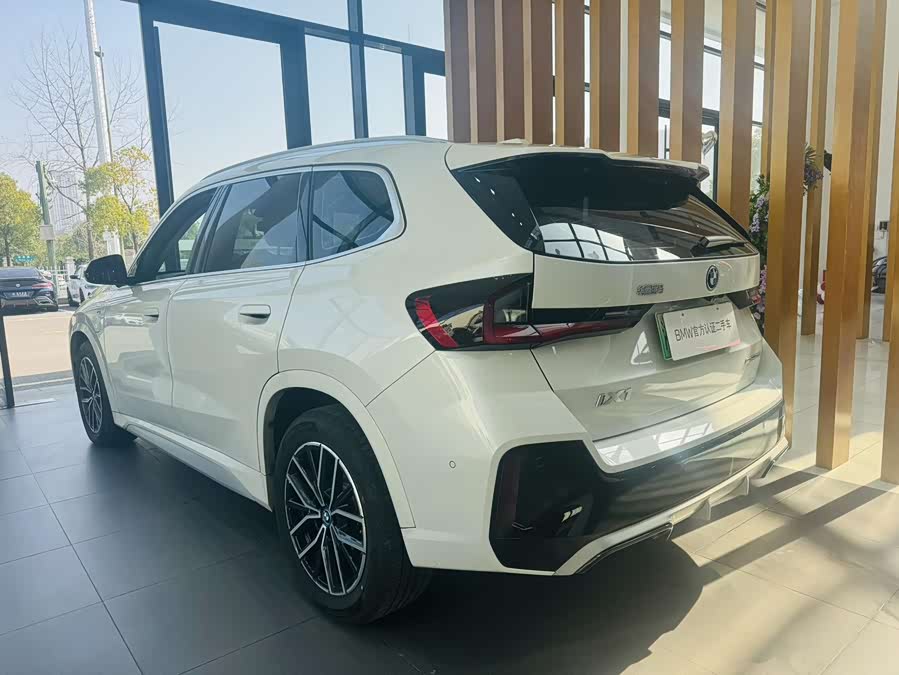 BMW iX1 2024 imagem de carro #10