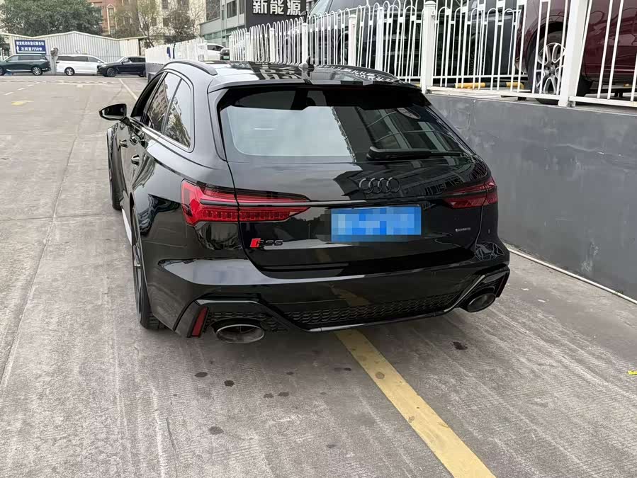 Audi RS 6 2023 immagine di auto #10