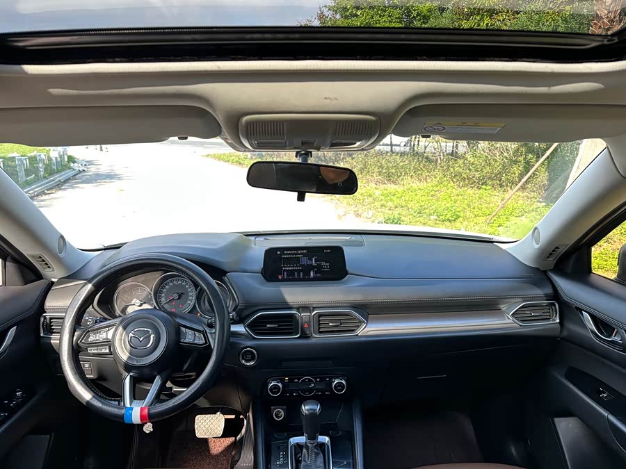 Mazda CX-5 2018 immagine di auto #10