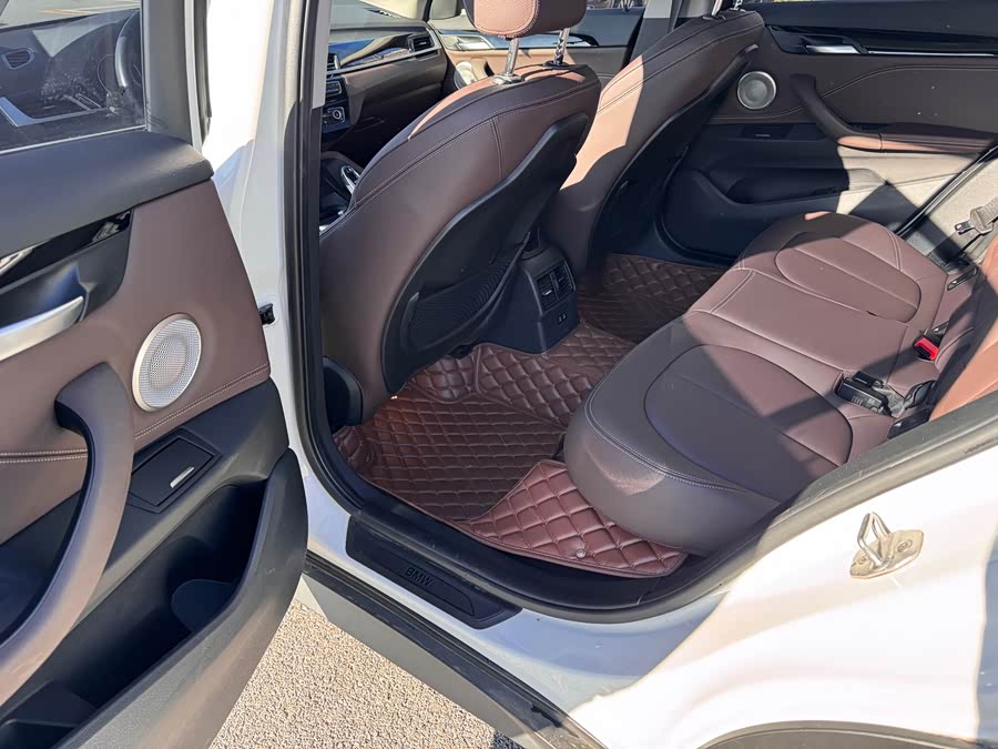 BMW X1 2020 car image #10