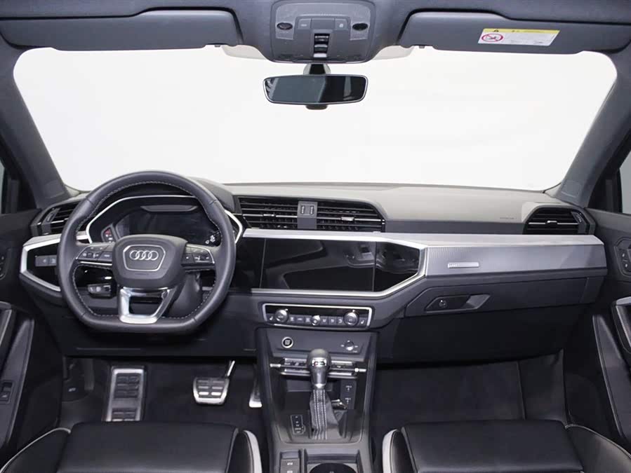 Audi Q3 2023 car image #10