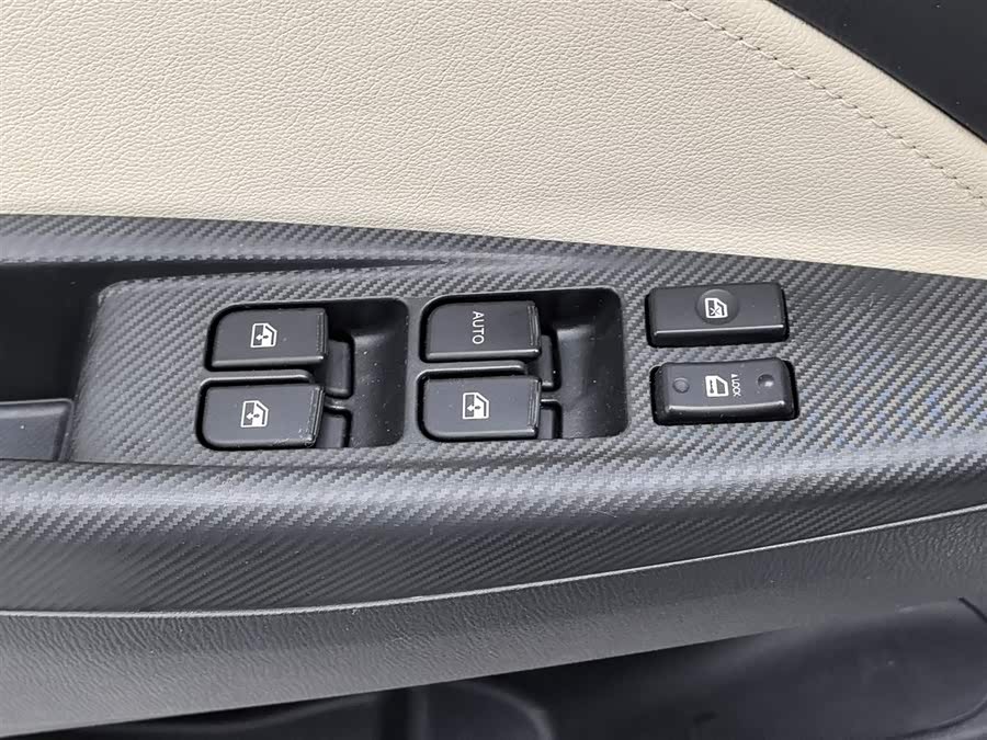 Changan Alsvin V7 2015 car image #10