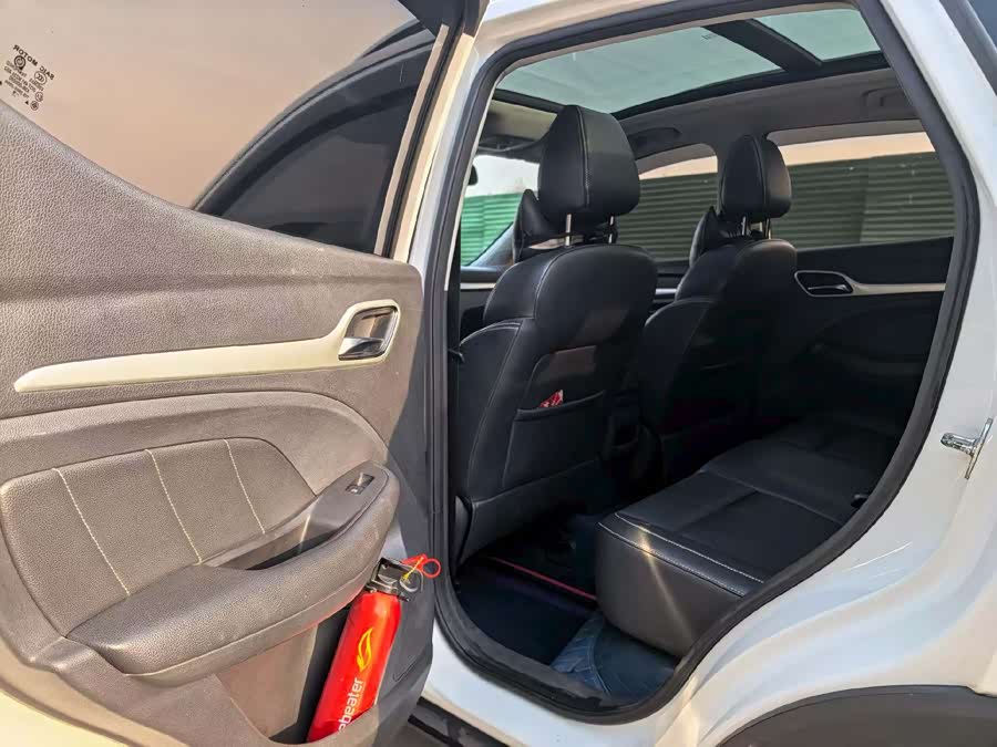 MG ZS 2018 car image #10