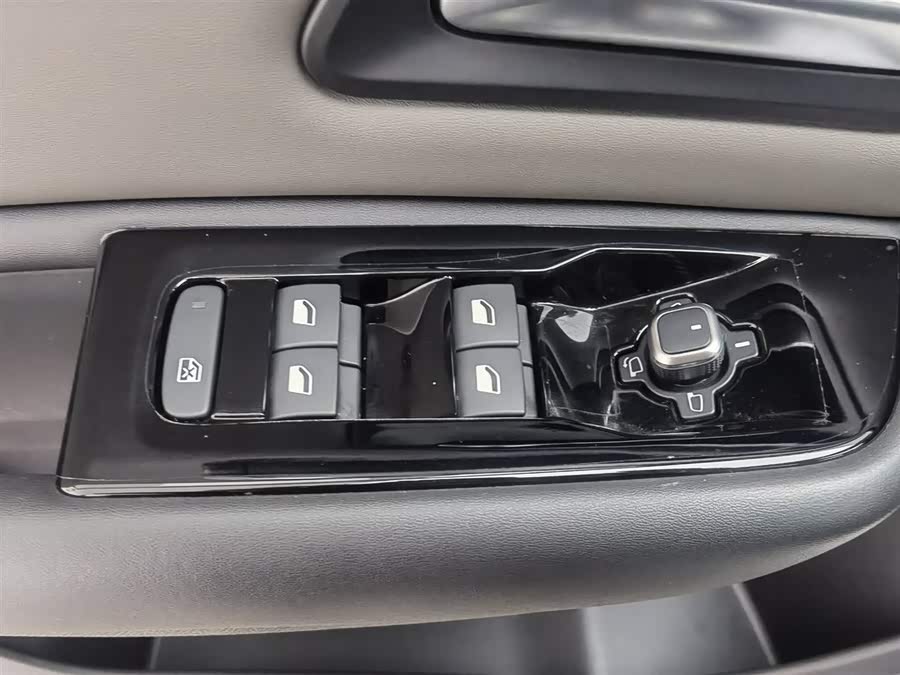 Citroen C5 X 2023 car image #10