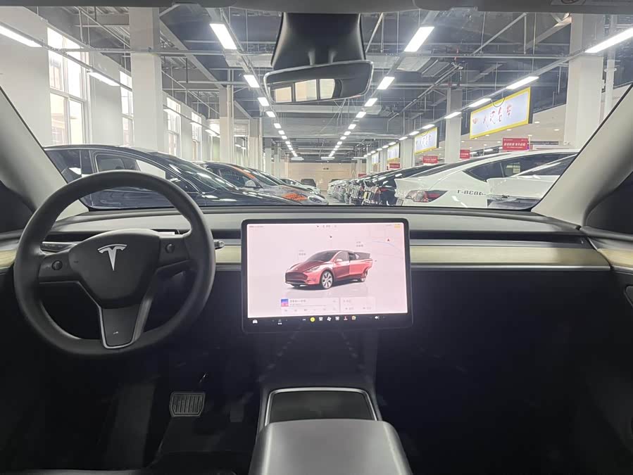 Tesla Model Y 2023 #10 Tesla Model Y 2023 car image #10