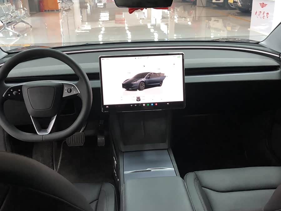Tesla Model 3 2025 car image #10