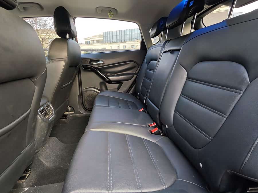 MG GS 2017 car image #10