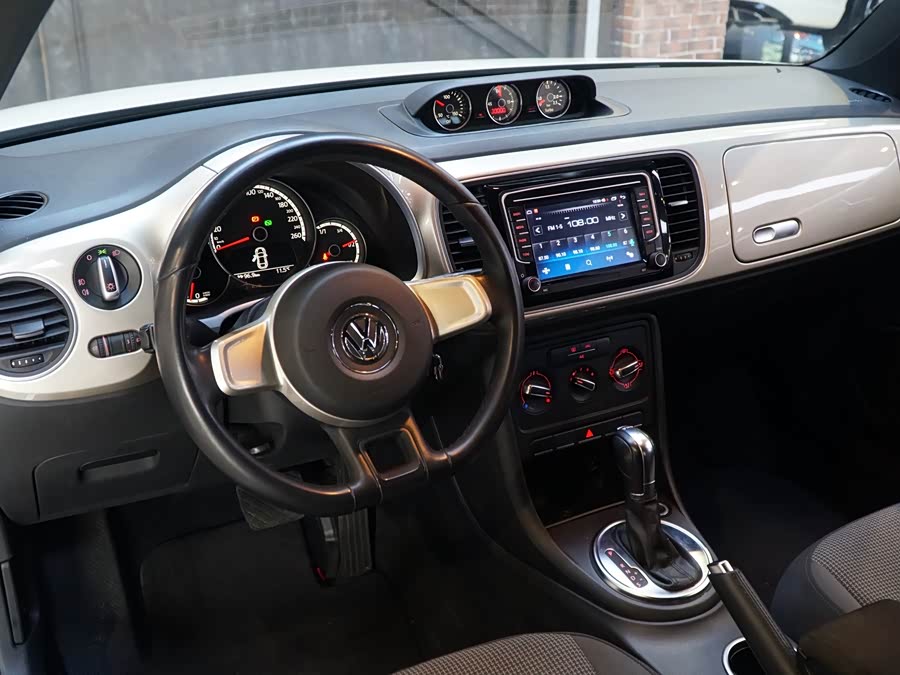 Volkswagen Beetle 2012 immagine di auto #10