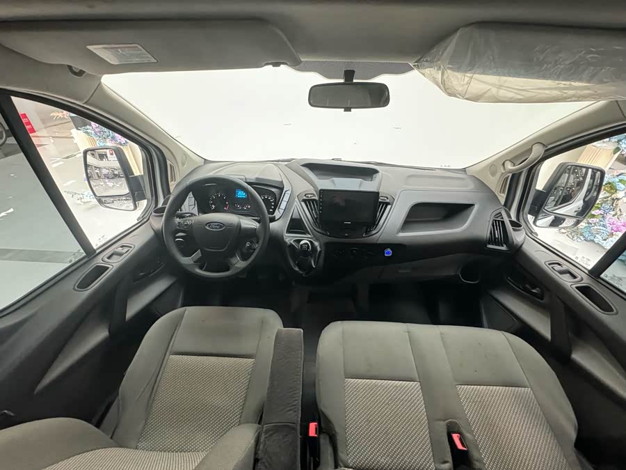 Ford Transit 2022 car image #10