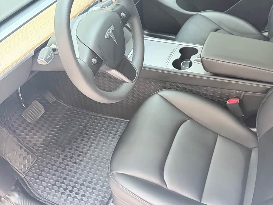 Tesla Model Y 2022 #10 Tesla Model Y 2022 car image #10