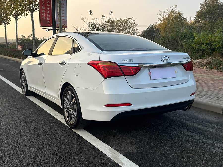 Hyundai Mistra 2014 car image #10