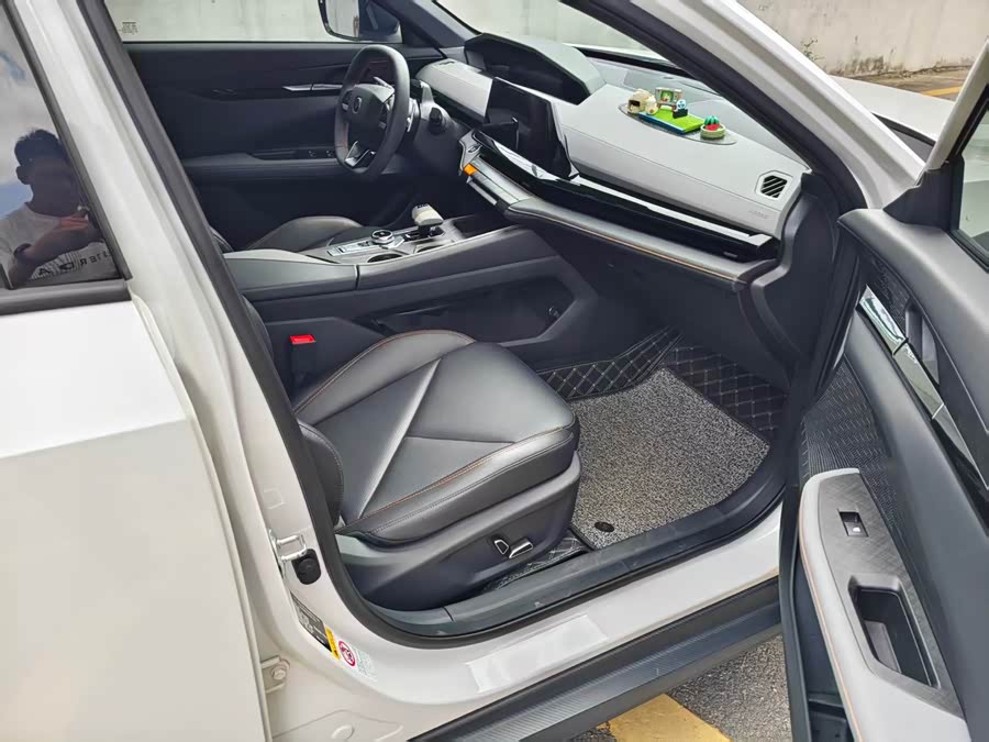 Changan UNI-V 2022 car image #10