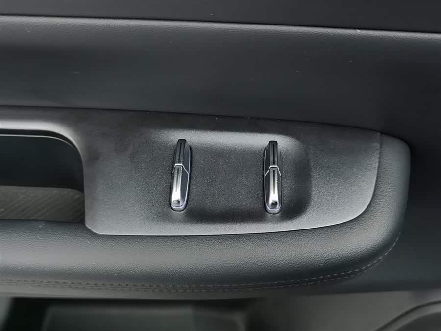 Chery Exploration 06 C-DM 2025 immagine di auto #10