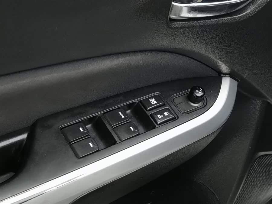 铃木 维特拉 2017 汽车图片 #10