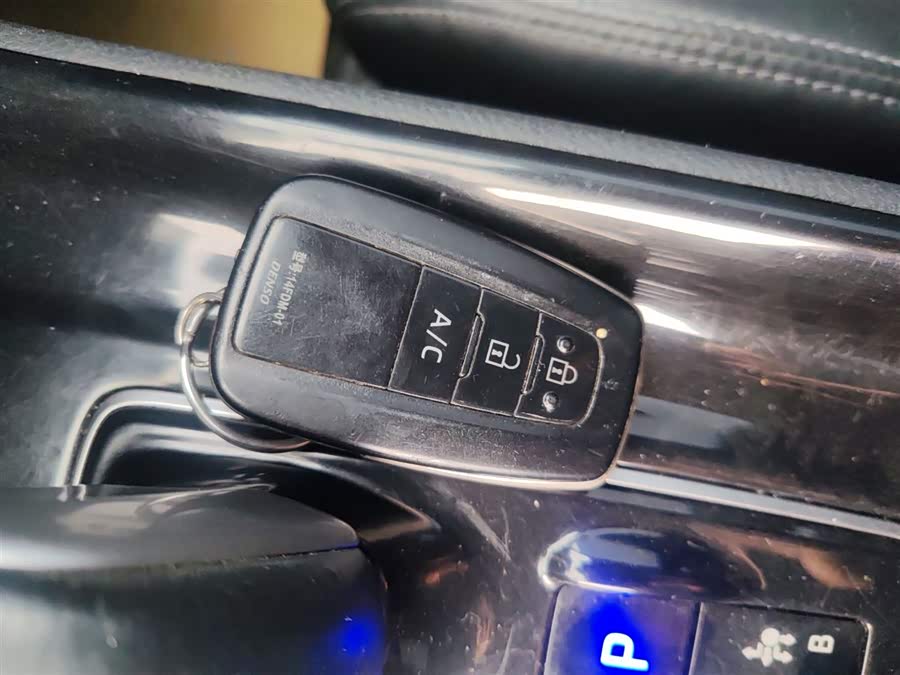 Toyota C-HR EV 2020 #10 Toyota C-HR EV 2020 immagine di auto #10