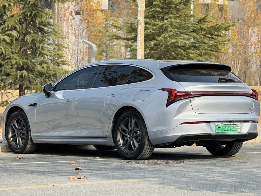 哪吒汽车 哪吒S猎装 2025 汽车图片 #10