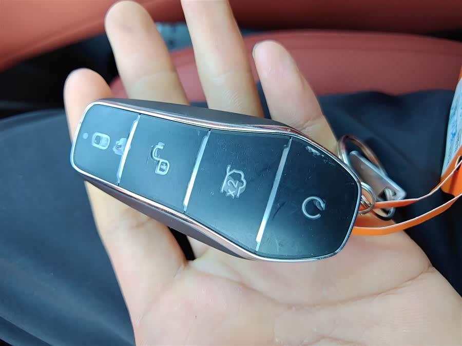 BYD Tang L 2025 #10 BYD Tang L 2025 car image #10