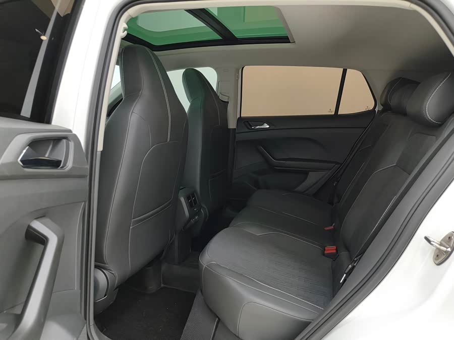 Volkswagen T-Cross 2022 car image #10