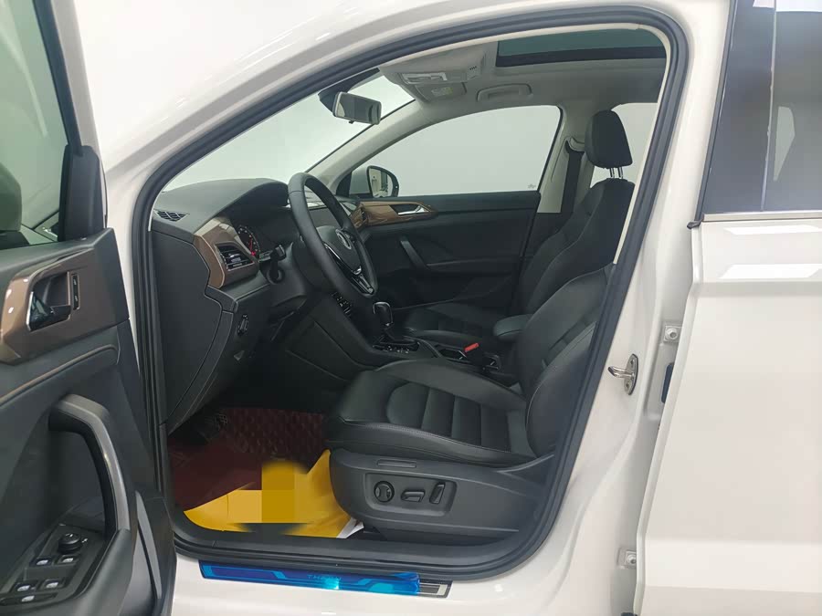 Volkswagen Tharu 2021 immagine di auto #10