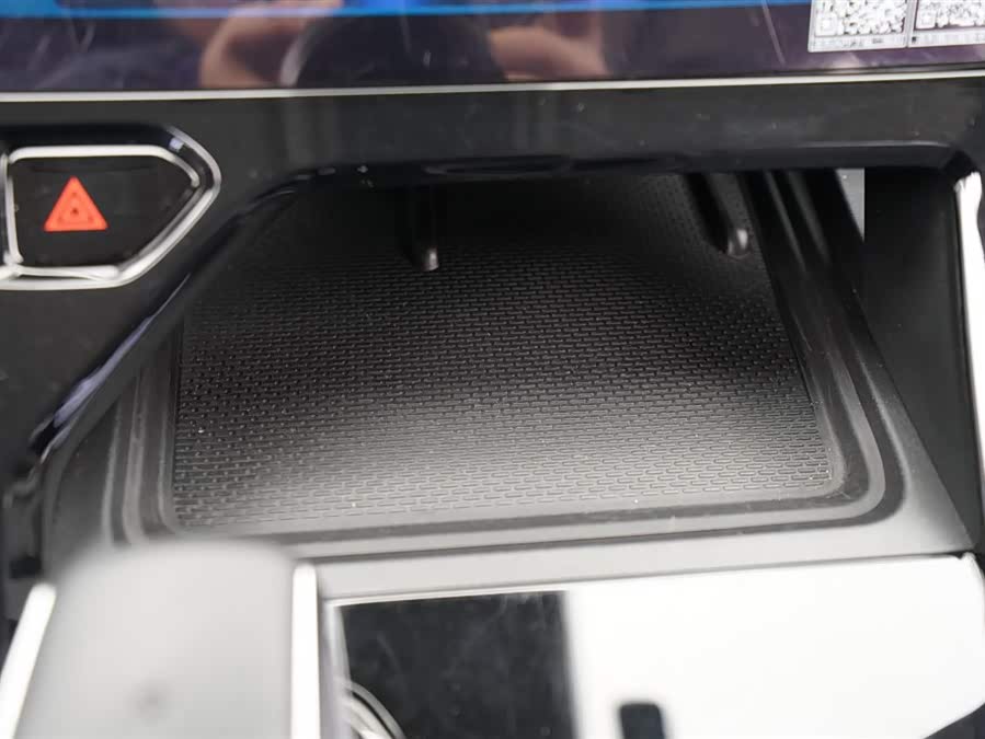 GEELY Boyue L 2024 car image #10