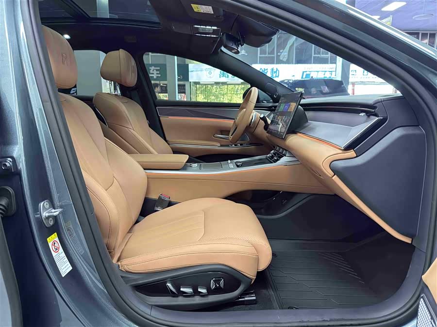 BYD HanL 2025 car image #10