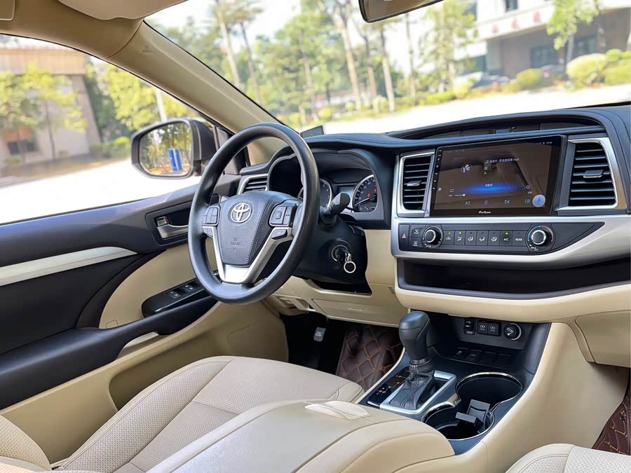 Toyota Highlander 2019 #10 Toyota Highlander 2019 car image #10
