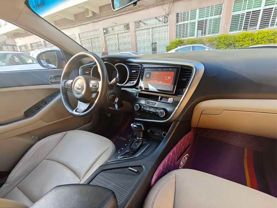 Kia K5 2016 car image #10