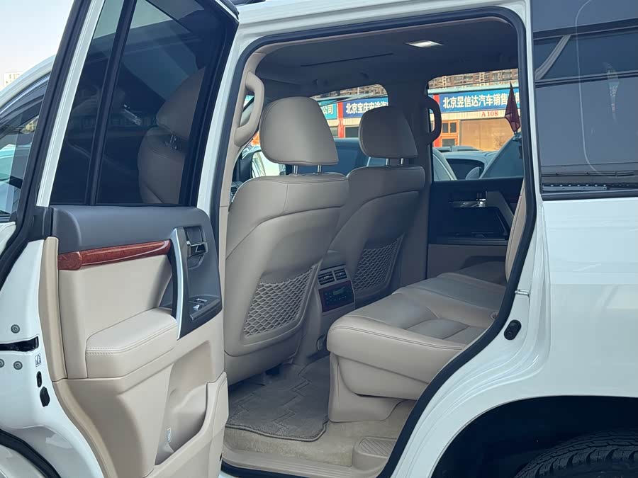 Toyota Land Cruiser 2014 car image #10