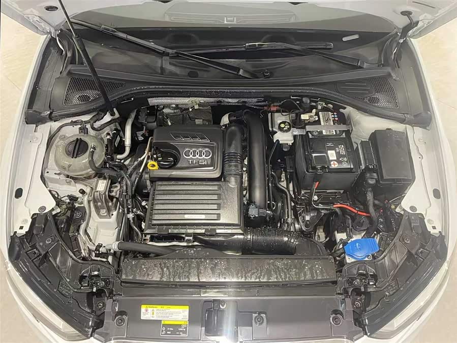 Audi A3 2018 car image #10