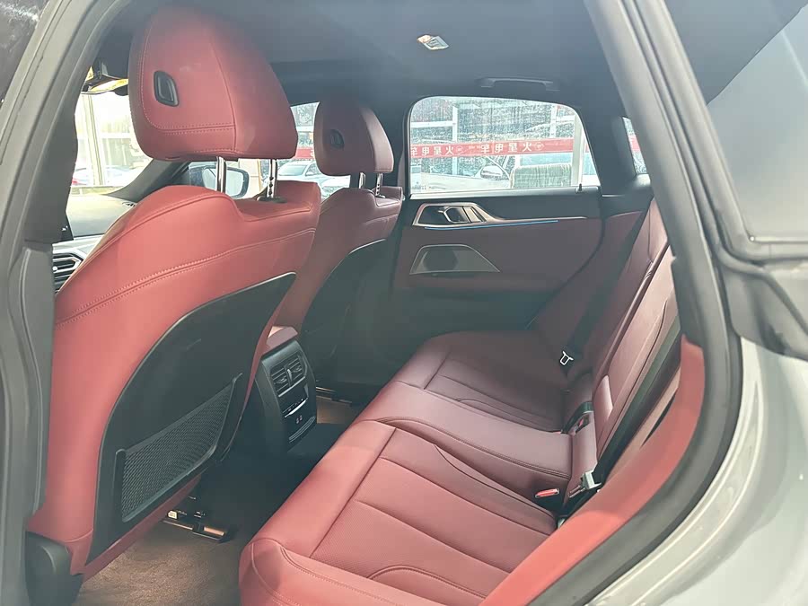 BMW i4 2024 car image #10