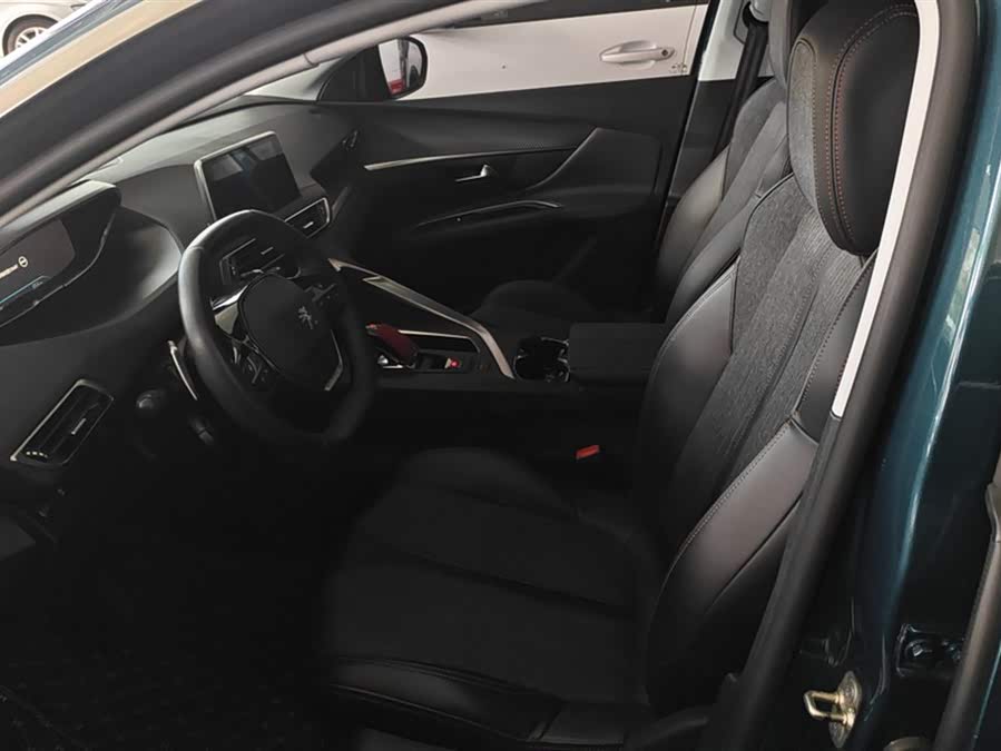Peugeot 5008 2018 car image #10