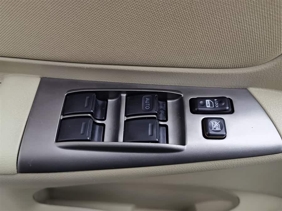 Toyota Corolla (Classic) 2014 immagine di auto #10