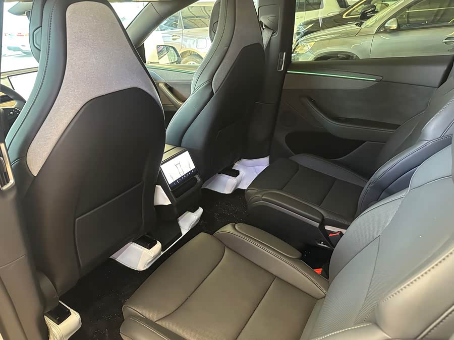 特斯拉 Model Y L 2025 汽车图片 #10