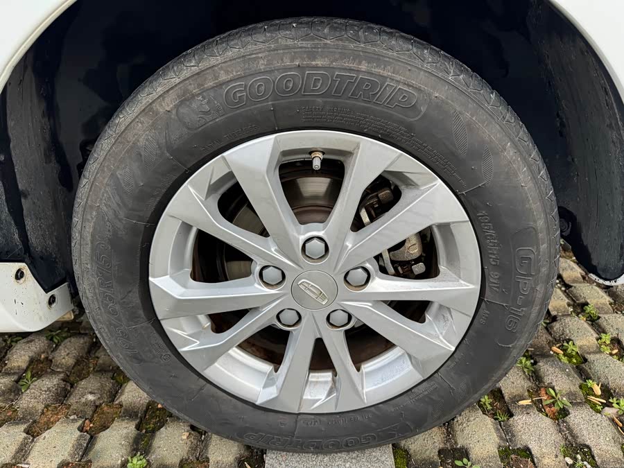GEELY Emgrand 2022 #10 GEELY Emgrand 2022 car image #10
