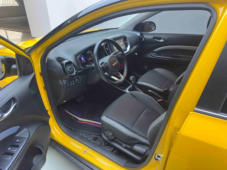 Kia 2021 car image #10