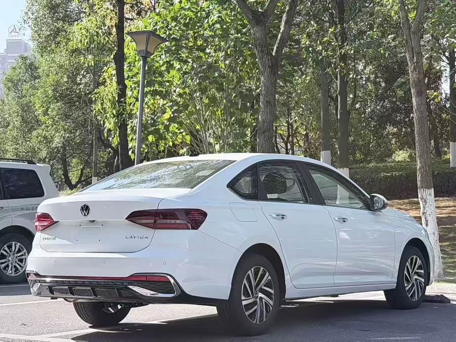Volkswagen Lavida 2017 car image #10
