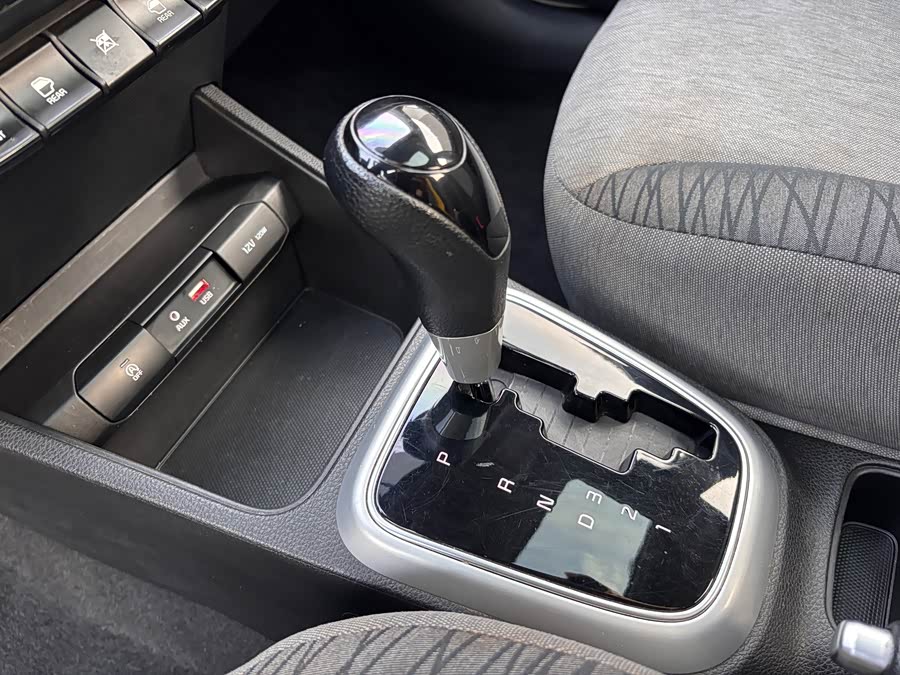 Kia 2020 car image #10