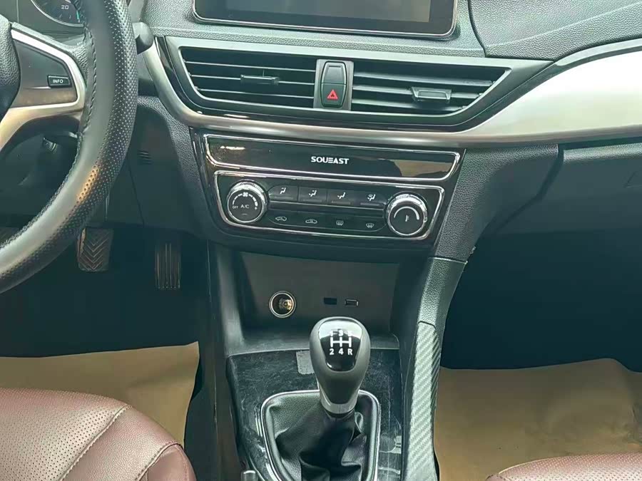 Soueast A5 Wing Dance 2019 #10 Soueast A5 Wing Dance 2019 car image #10