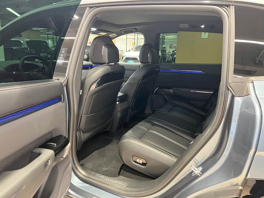 Zeekr 7X 2024 car image #10