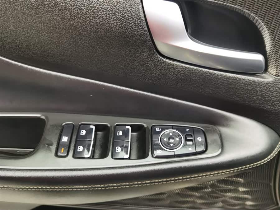 Hyundai Santa Fe 2019 car image #10