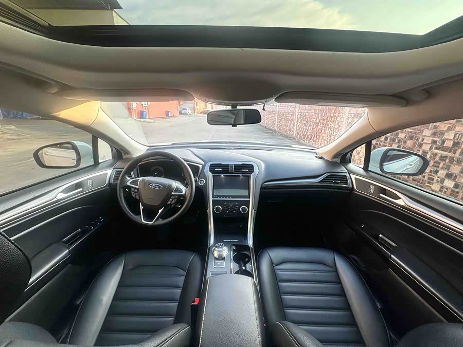 Ford Mondeo 2017 car image #10