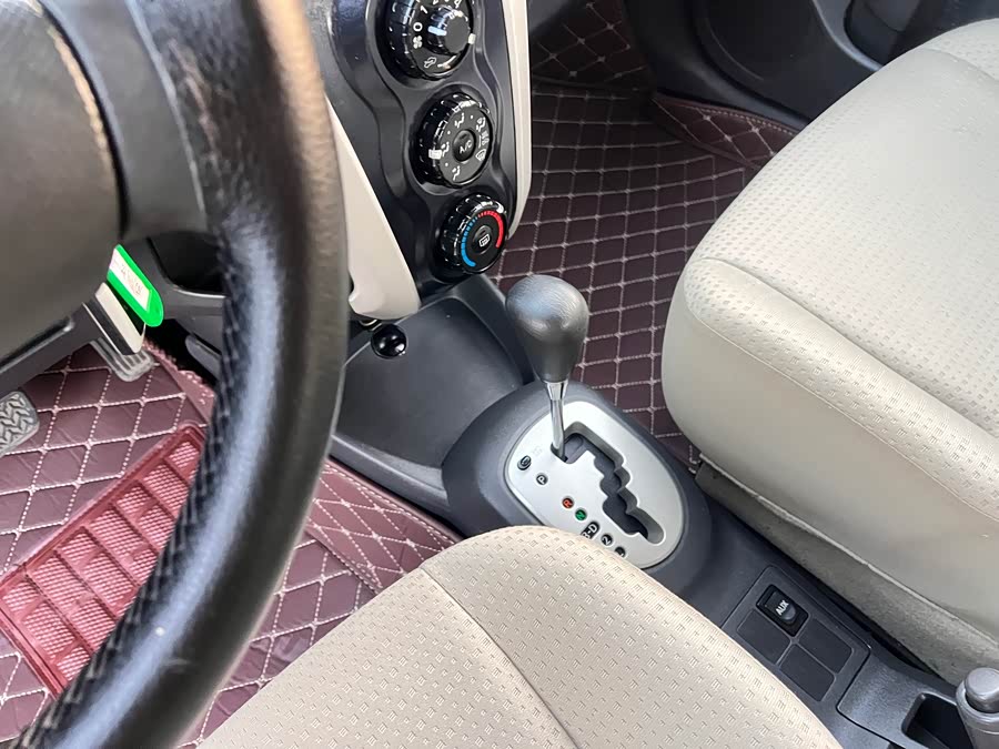 Toyota Yaris 2010 imagen de coche #10