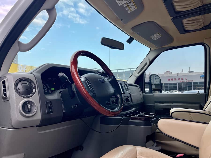 Ford E350 2013 imagen de coche #10