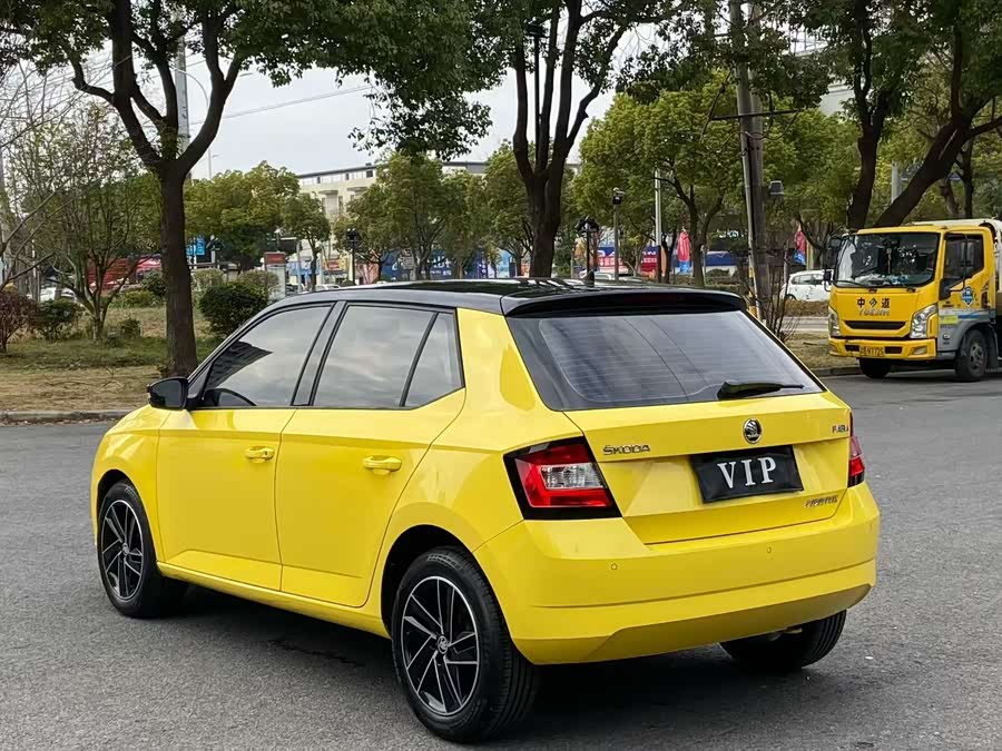 Skoda Fabia 2017 immagine di auto #10