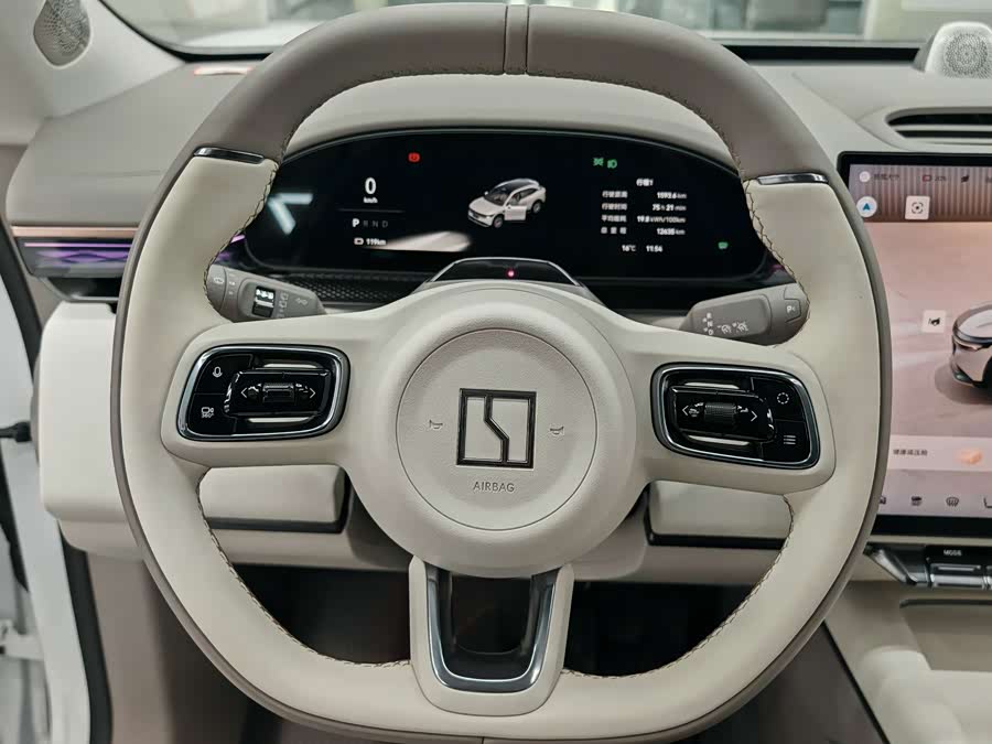 Zeekr 7X 2024 car image #10