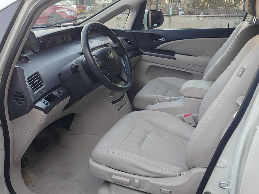 BYD e6 2015 car image #10