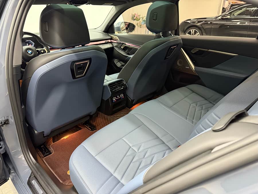 BMW 5 Series 2024 car image #10